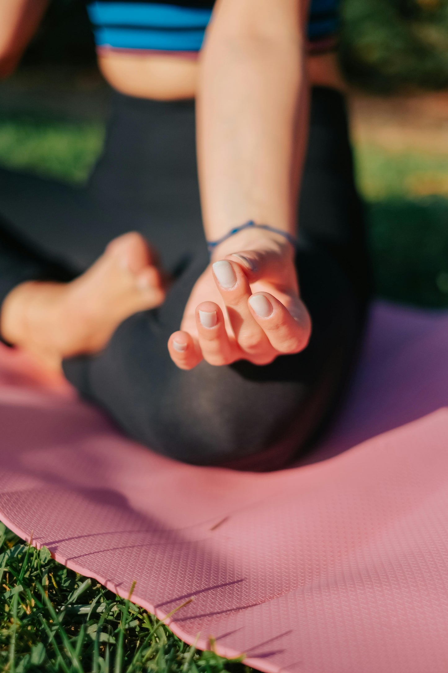 Tapis de yoga en caoutchouc NBR souple professionnel GoldenPose | Confort et stabilité ultimes